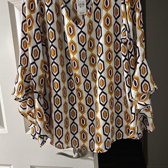 Geometric Pattern Blouse - Picture 4 of 6